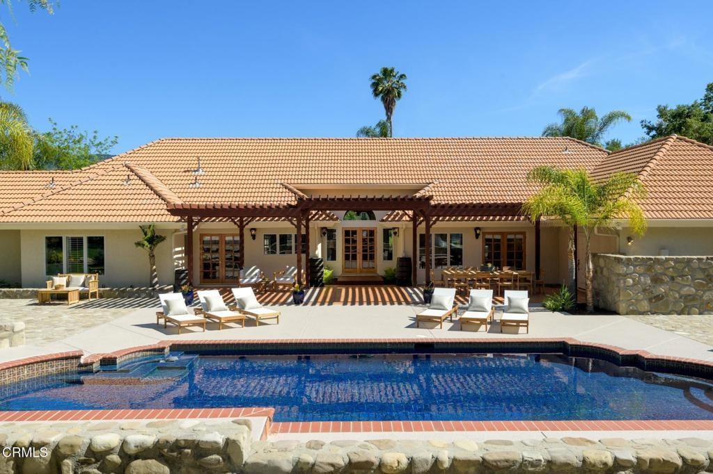 Photo of Listing #V1-29993