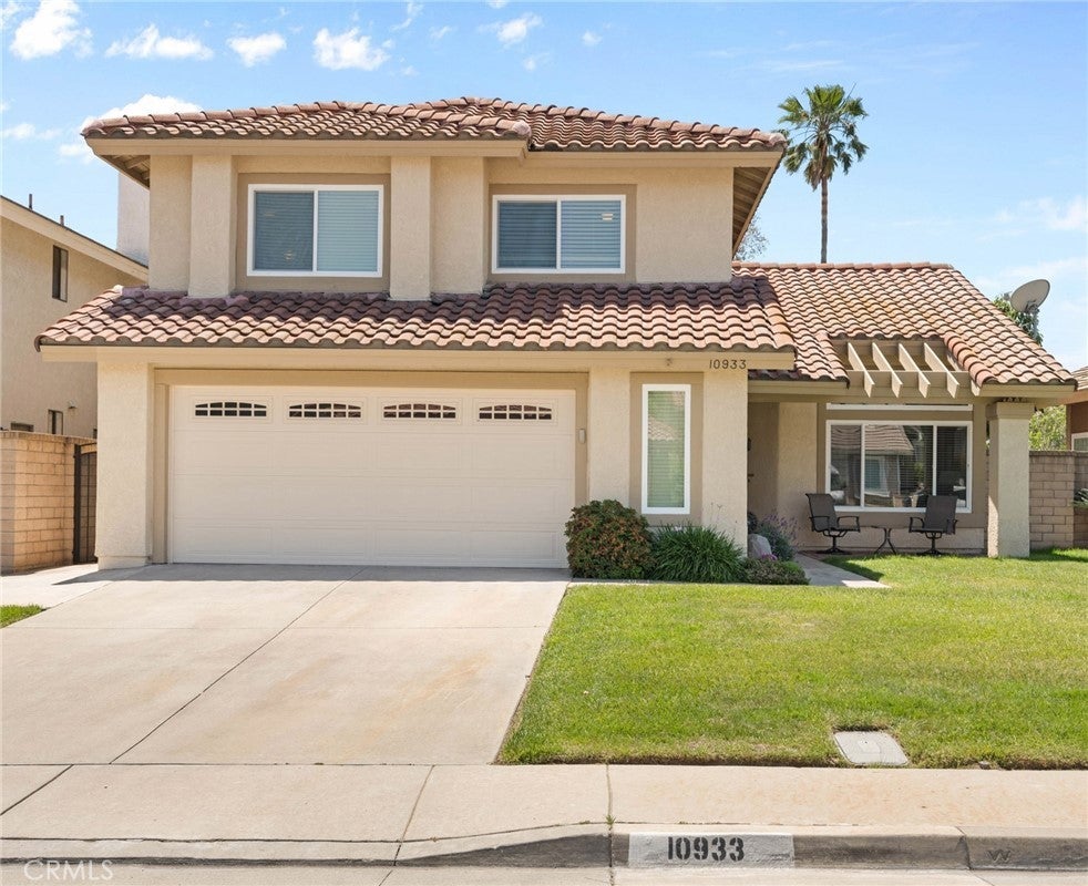 Photo of Listing #IV25101375