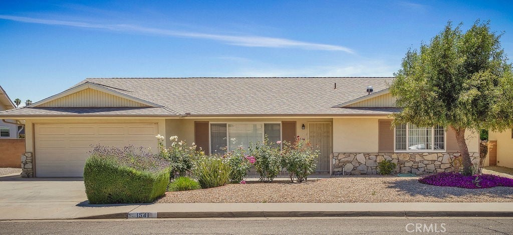 Photo of Listing #IV25107259