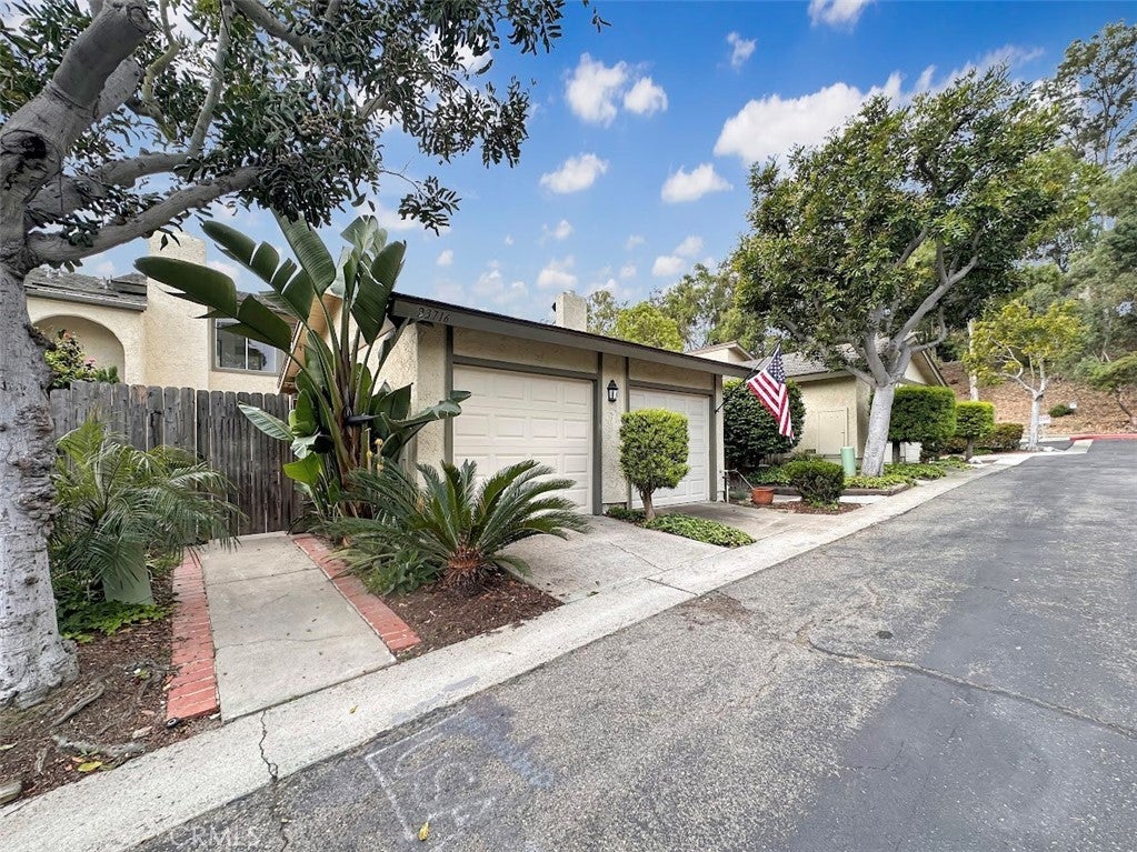 Photo of Listing #OC25109684