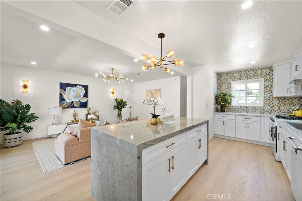 Photo of Listing #OC25108220