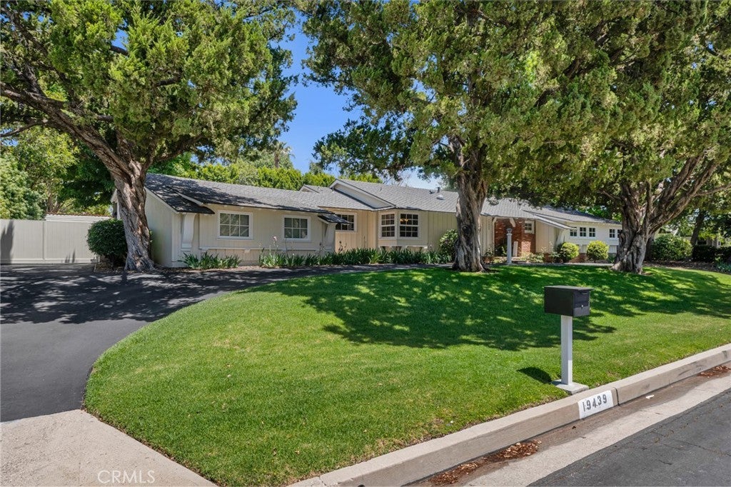 Photo of Listing #SR25109225