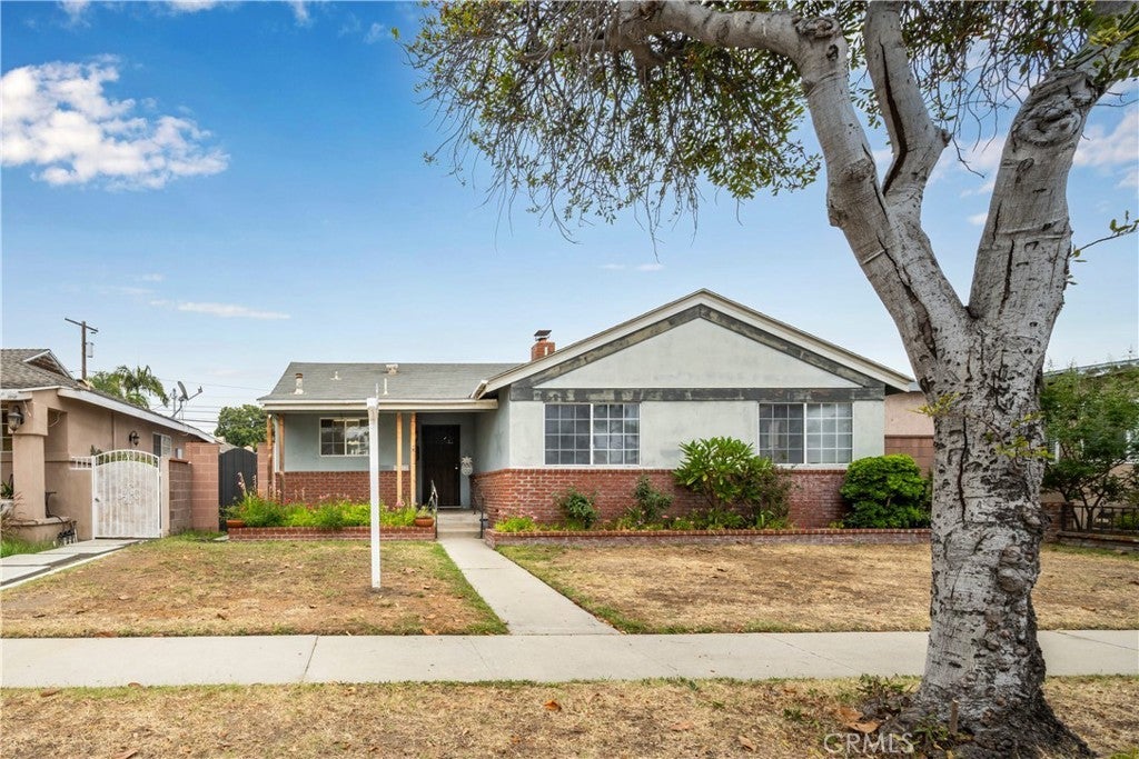 Photo of Listing #RS25110356