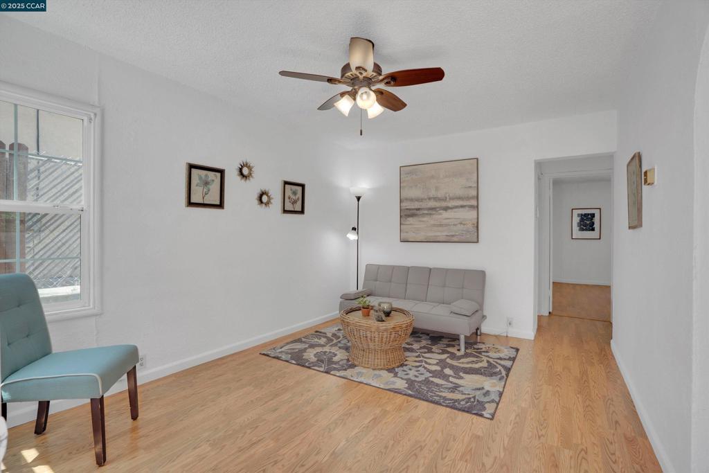 Photo of Listing #41098012