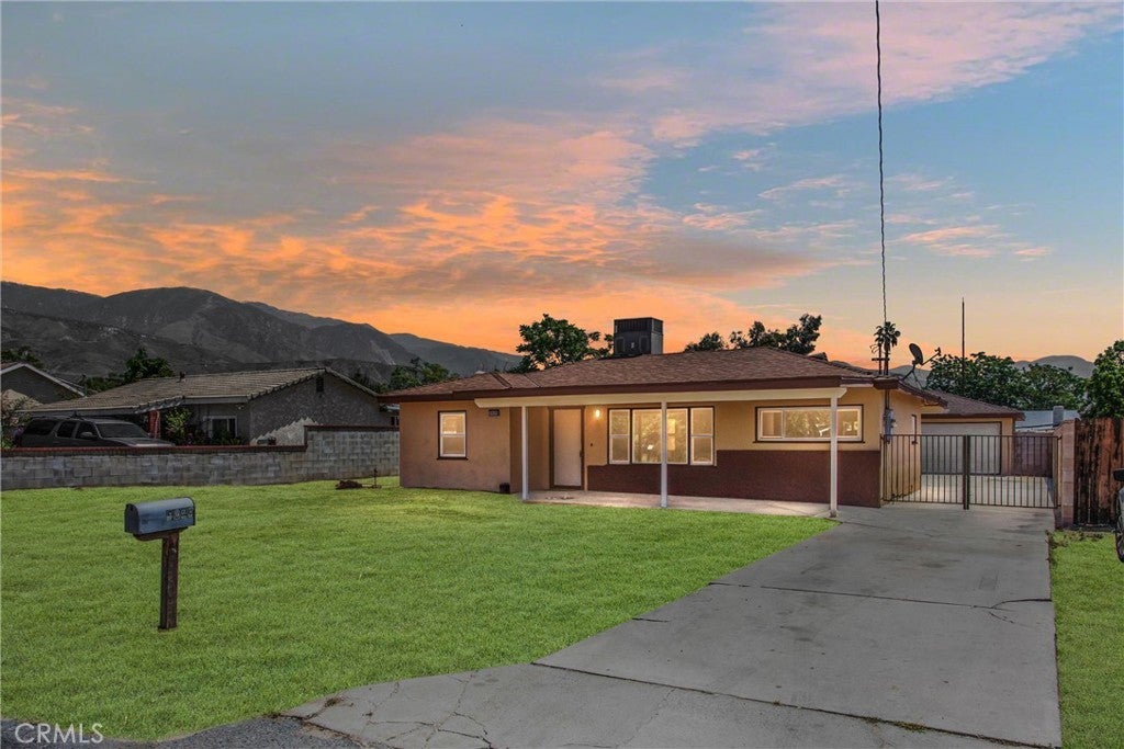 Photo of Listing #IV25104502