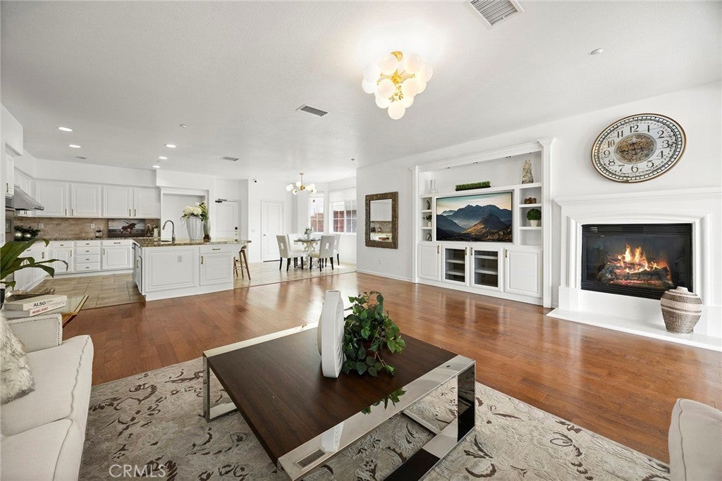 Photo of Listing #PW25091459