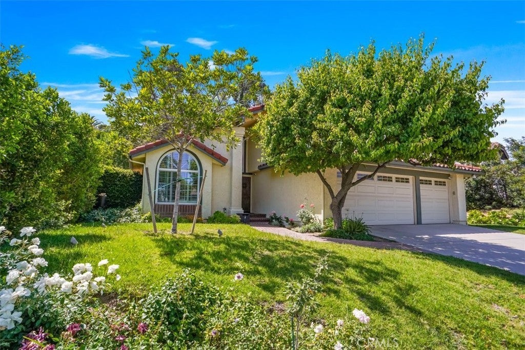 Photo of Listing #SR25111243