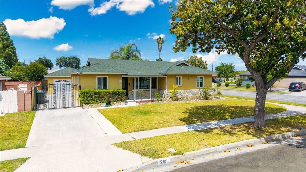 Photo of Listing #PW25104343