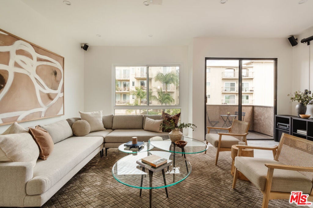 Photo of Listing #25539373