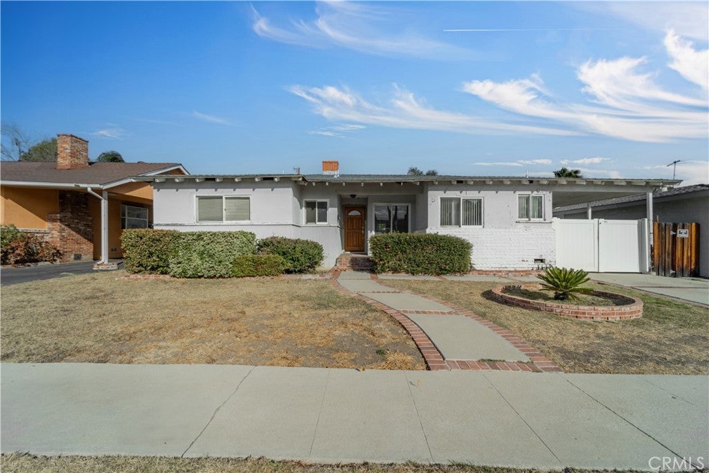 Photo of Listing #SR25111551