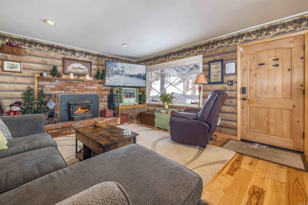 Photo of Listing #PTP2503686