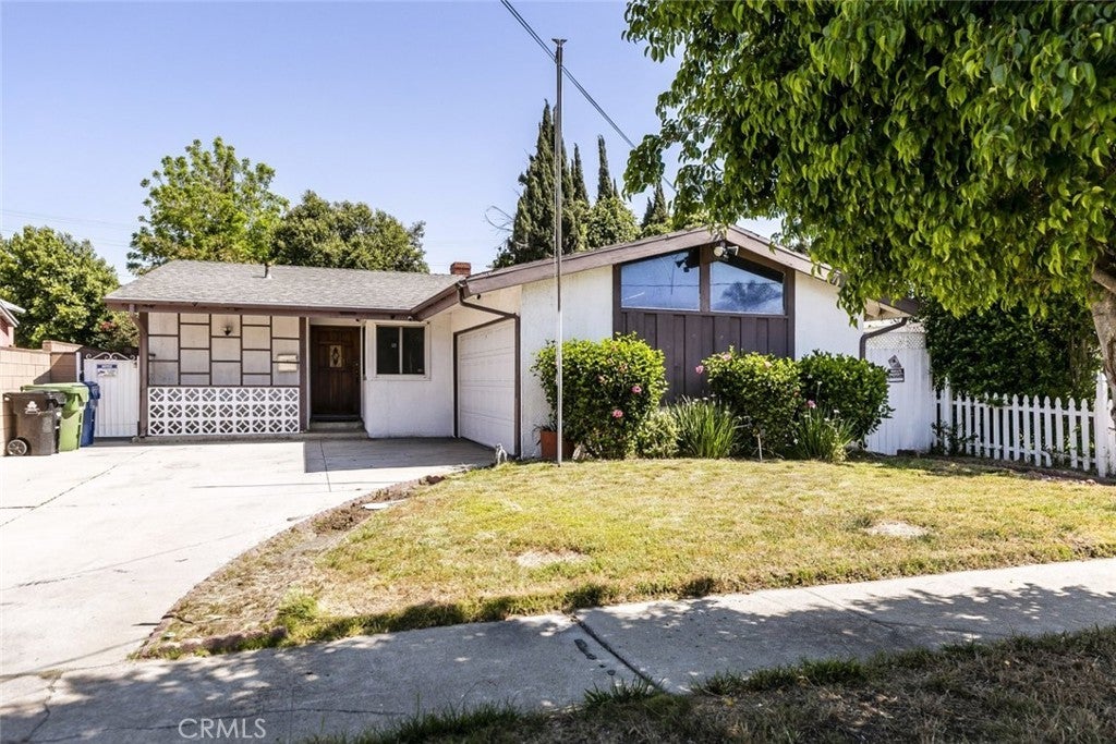 Photo of Listing #SR25112237