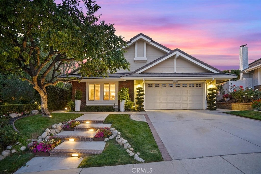 Photo of Listing #SR25112579