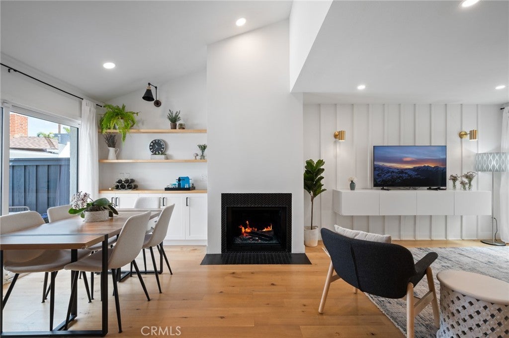 Photo of Listing #SB25112793