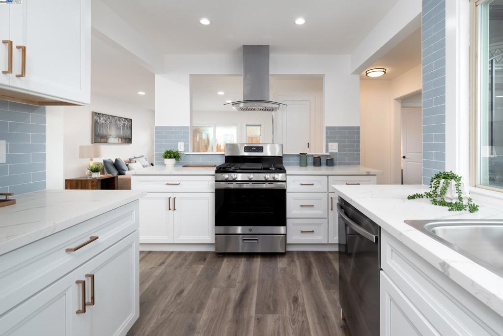 Photo of Listing #41098295