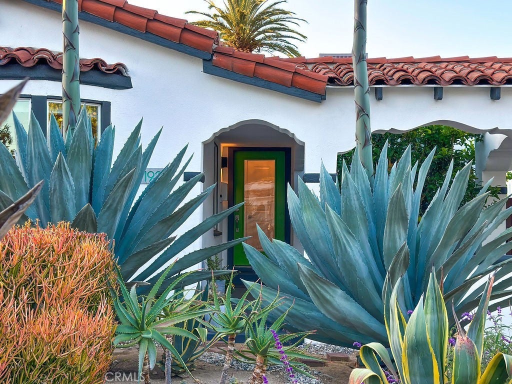 Photo of Listing #SR25101025