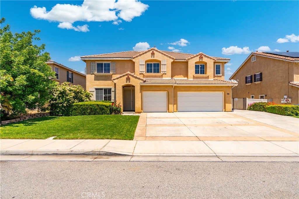 Photo of Listing #SR25111544