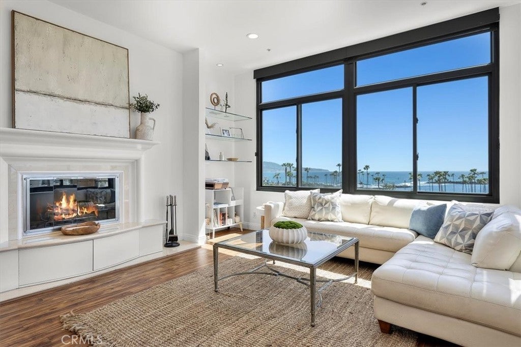 Photo of Listing #SB25113015