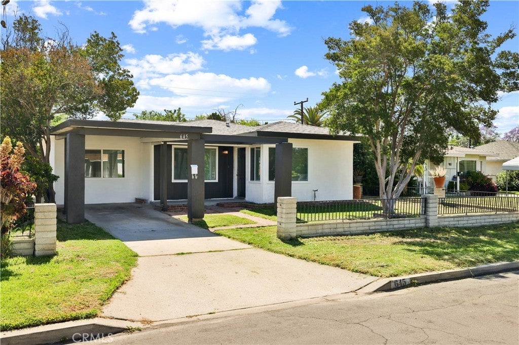 Photo of Listing #IV25113155