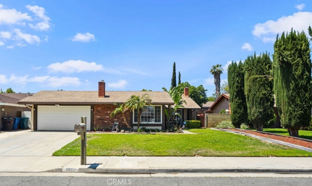 Photo of Listing #IV25113628