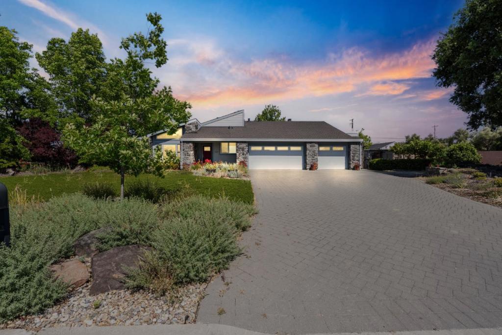 Photo of Listing #ML82007858