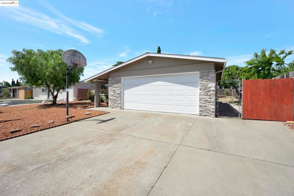 Photo of Listing #41098495