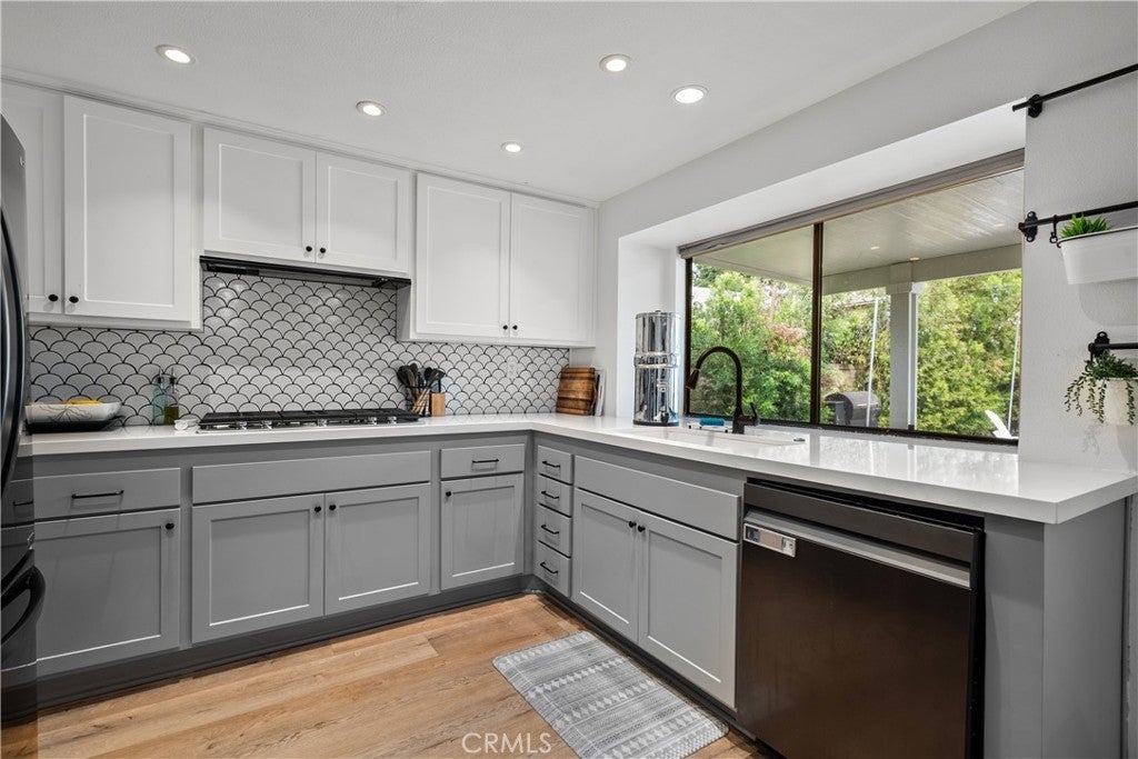 Photo of Listing #SR25112947