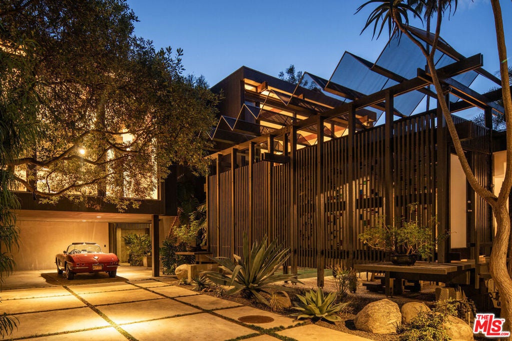 Photo of Listing #25542165