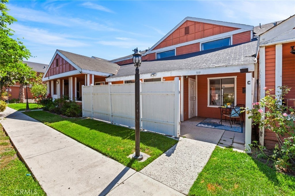 Photo of Listing #OC25113353