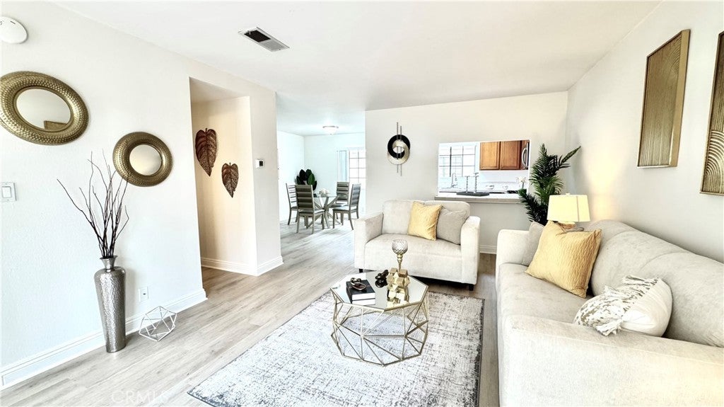 Photo of Listing #SB25114710