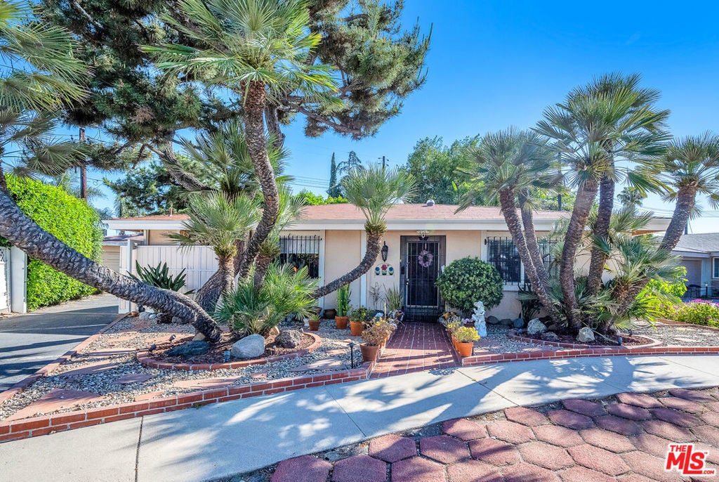 Photo of Listing #25542455