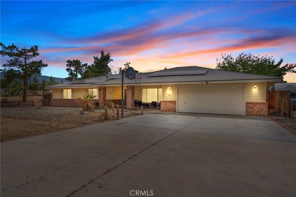 Photo of Listing #IV25114734