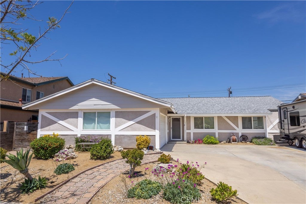 Photo of Listing #SR25112386