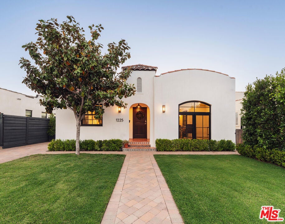 Photo of Listing #25542337