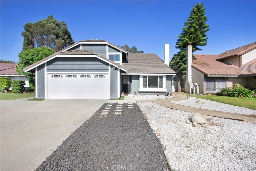 Photo of Listing #IV25113437