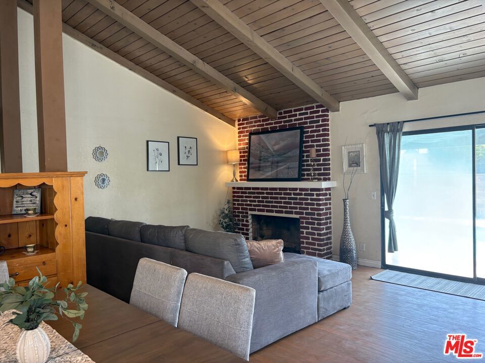 Photo of Listing #25542499