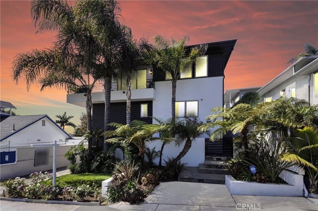 1542 Manhattan Beach Boulevard, Manhattan Beach.