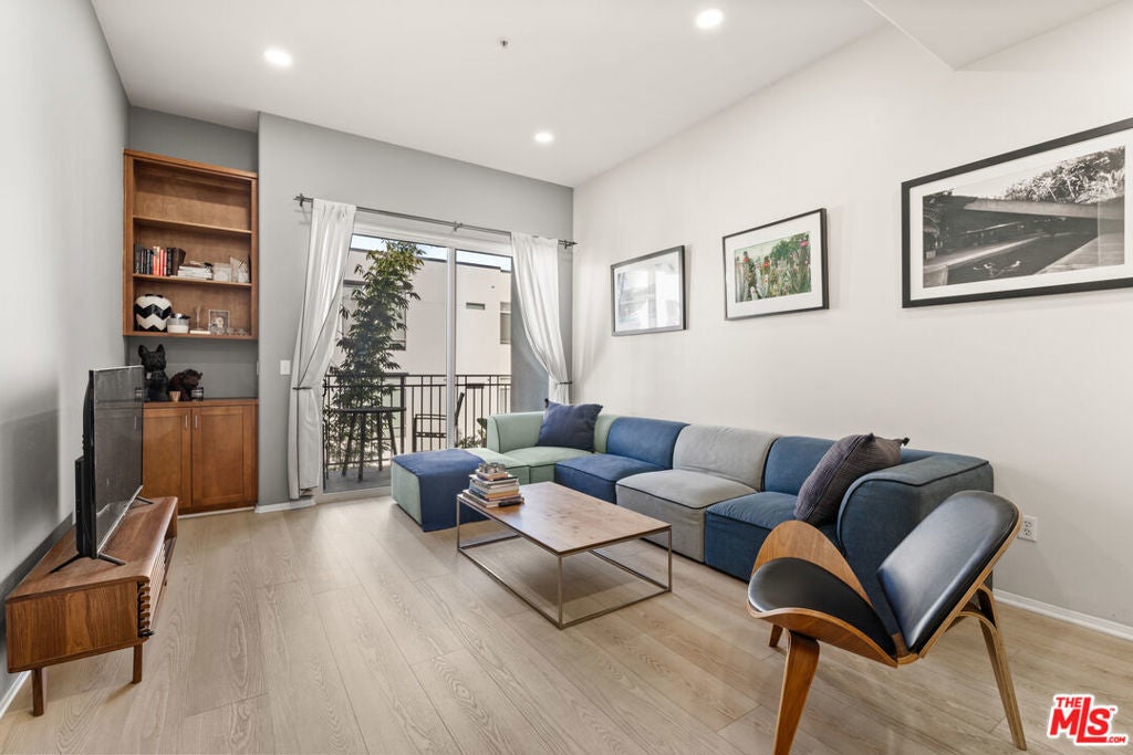 Photo of Listing #25542595