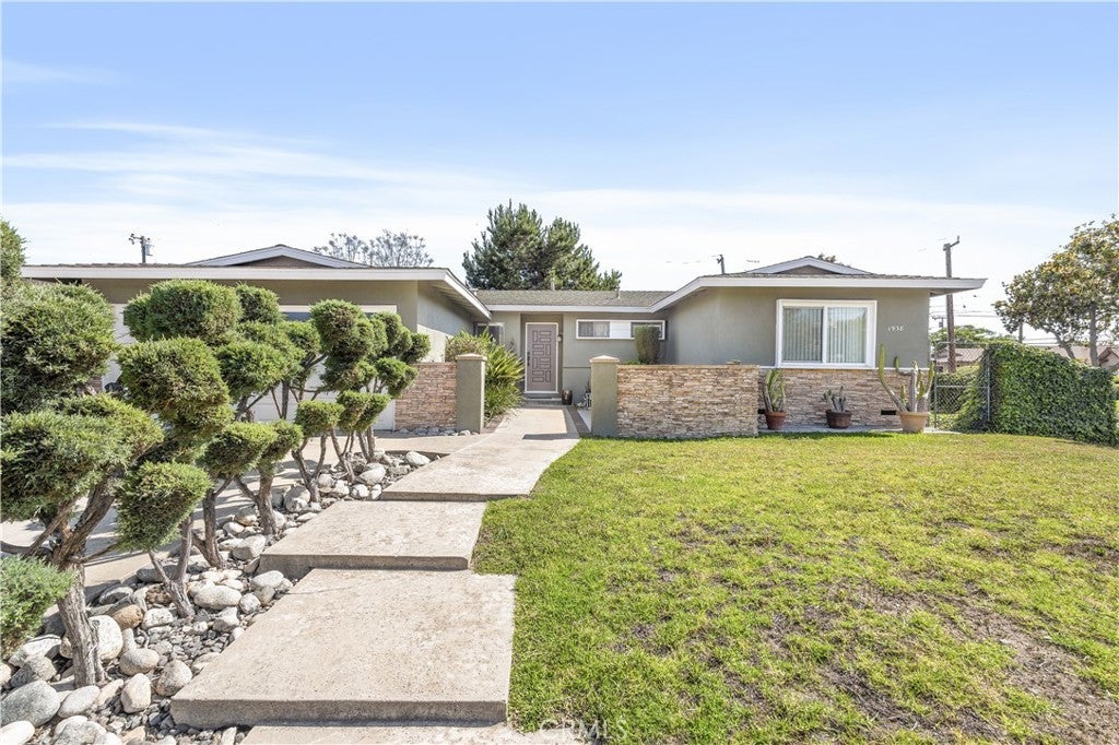 Photo of Listing #CV25115085