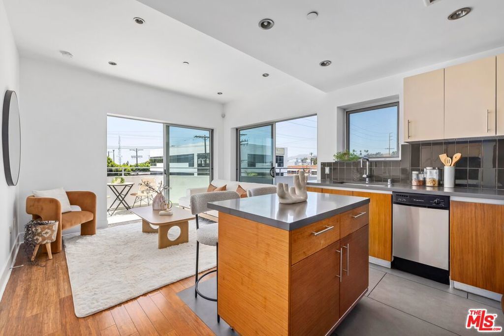 Photo of Listing #25542249