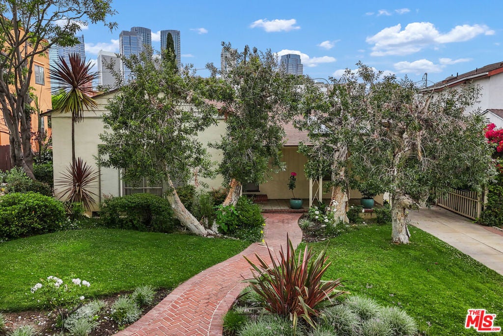 Photo of Listing #25542835