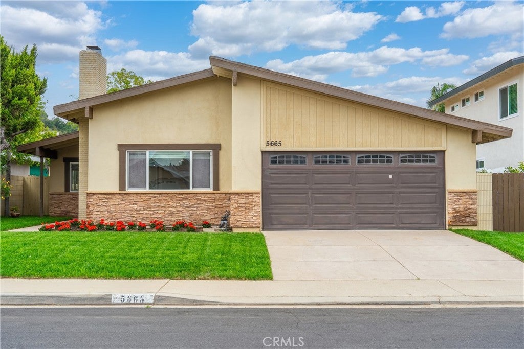 Photo of Listing #SR25115299