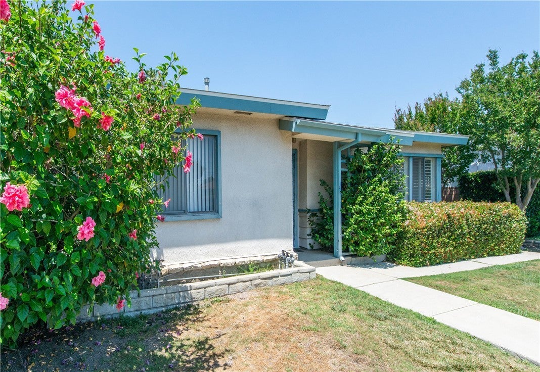 Photo of Listing #SR25115580