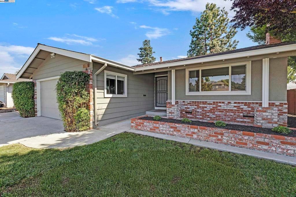 Photo of Listing #41098859