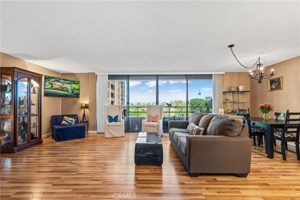 Photo of Listing #OC25106933