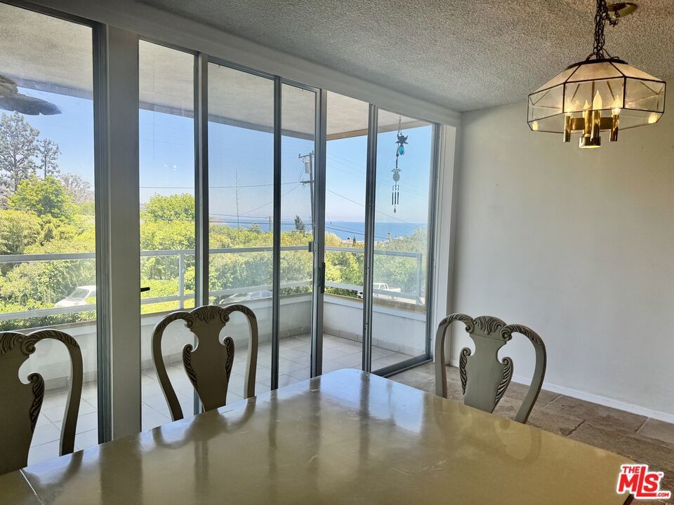 Photo of Listing #25543323