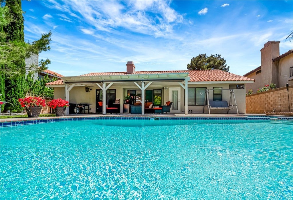 Photo of Listing #SR25116705