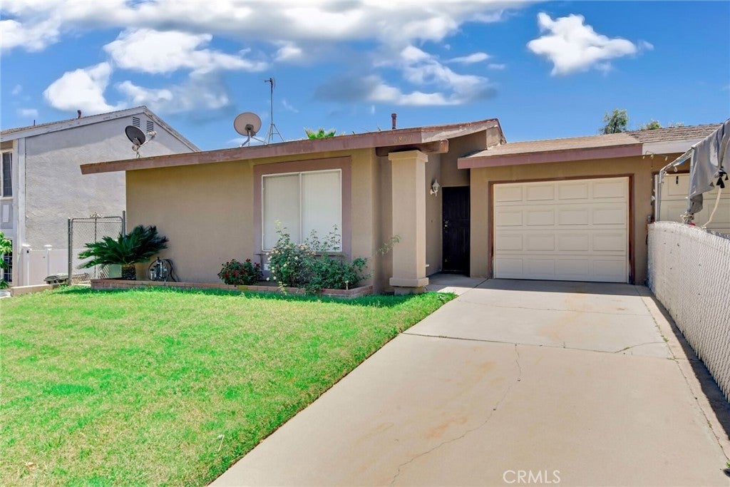 Photo of Listing #IV25116932