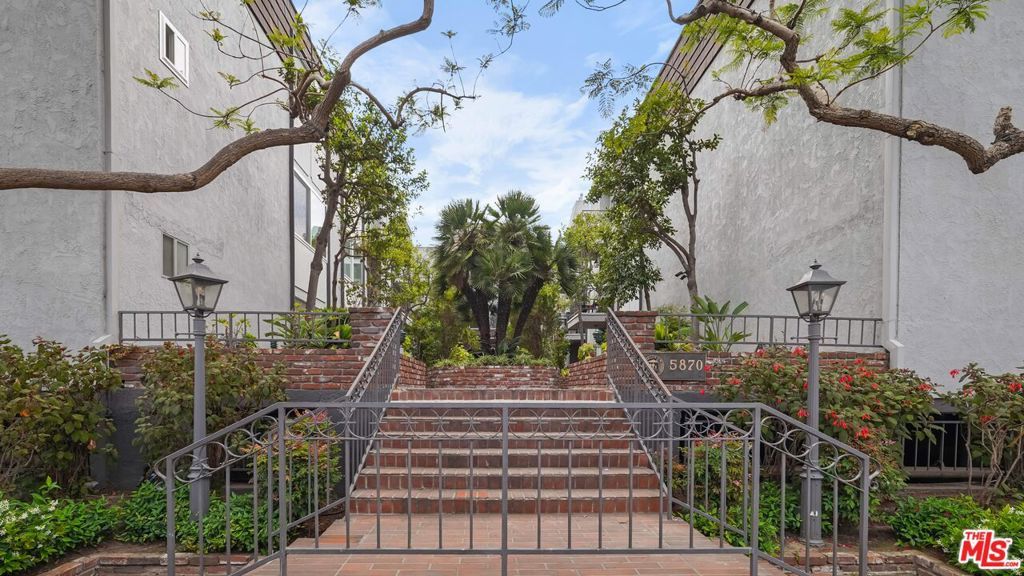 Photo of Listing #25525137