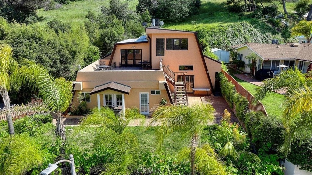 Photo of Listing #SB25117311